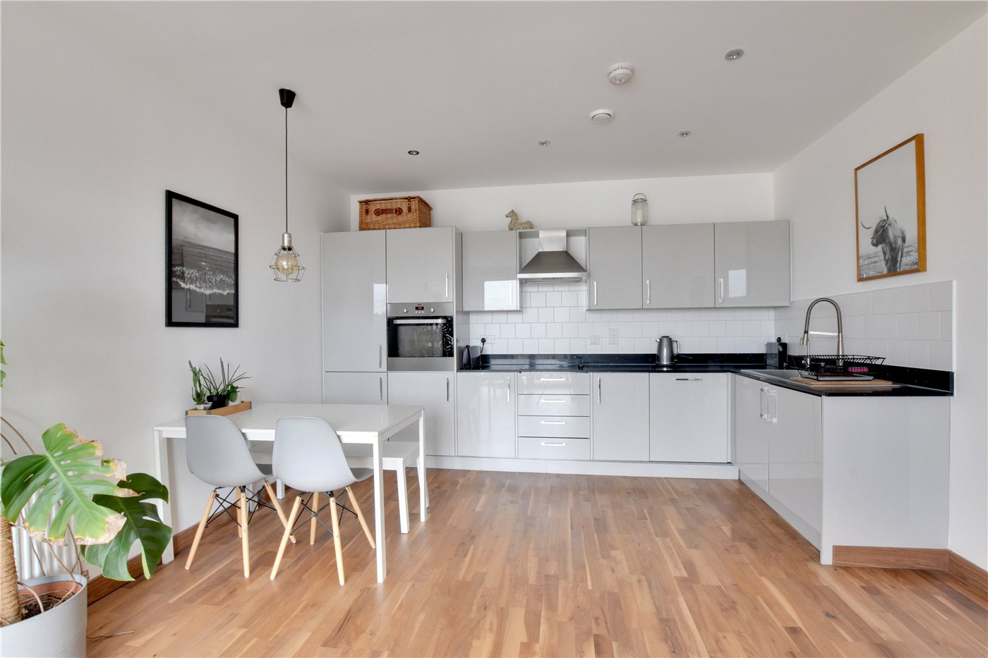 Kitchen/Dining Area